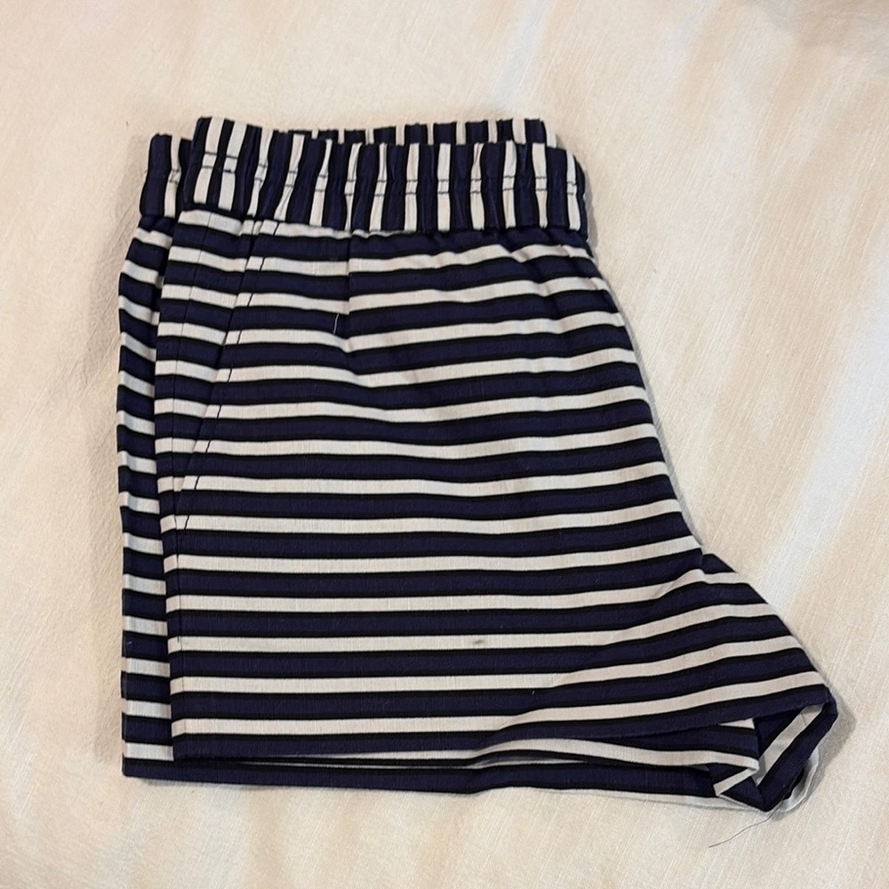 JCrew Factory navy/black & white striped pull on shorts
